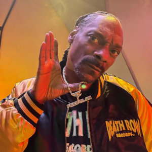 Snoop Dogg e o seu colar da FaZe Clan