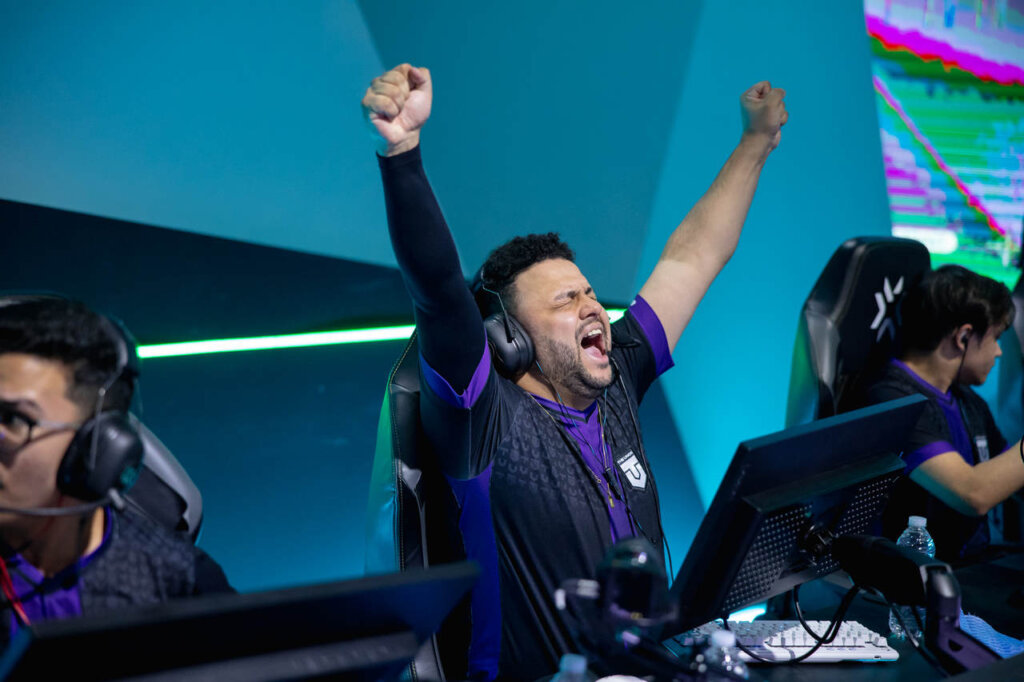 Raafa comemorando após vencer partida, na Grande Final do Challengers 2023