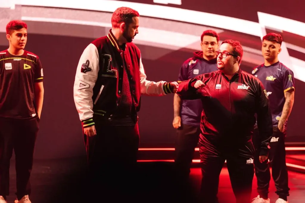 LOUD x MIBR, pelo VCT Américas, com destaque dos dois treinadores, fRoD e bzka