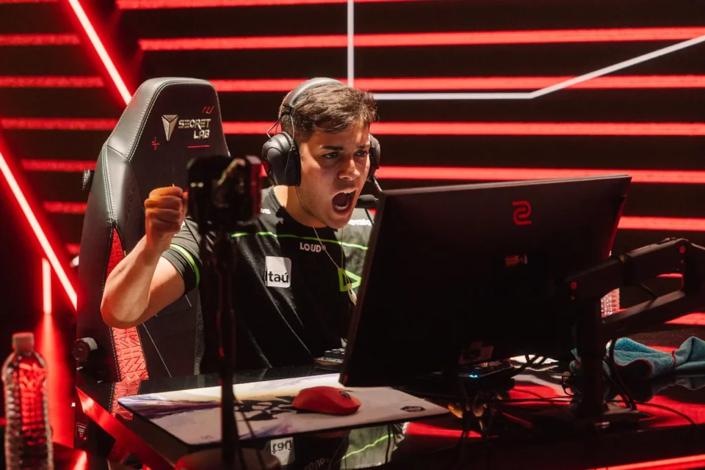 tuyz, controlador da LOUD, jogando no VCT Américas