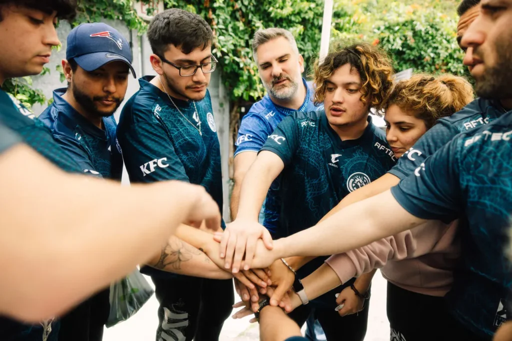 A equipe da Leviatán, se preparando para a Grande Final, contra a KRÜ Esports