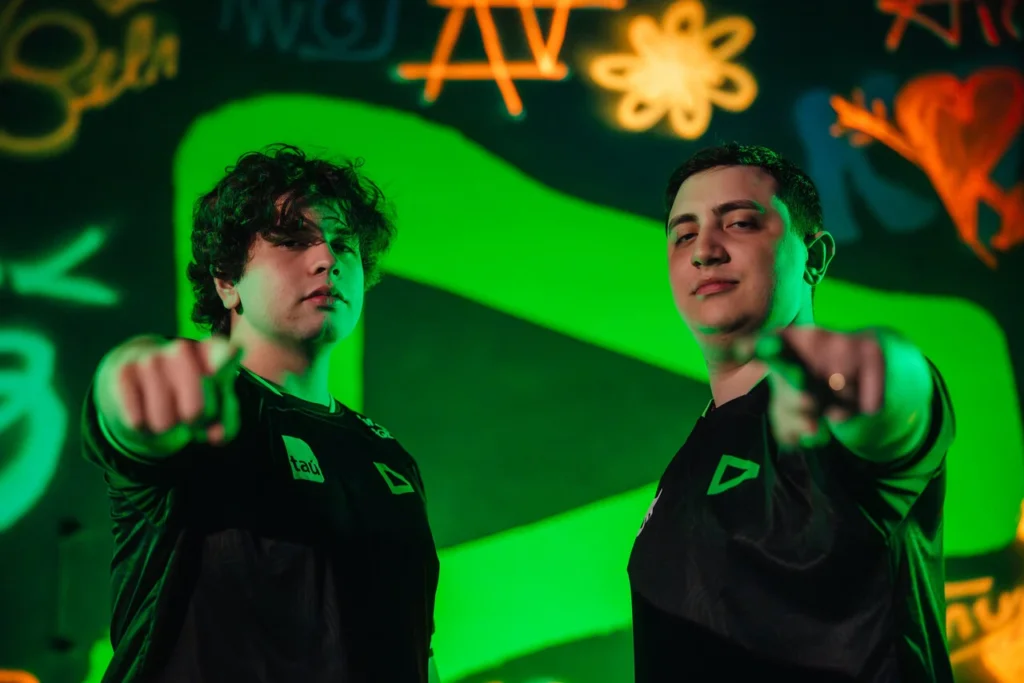Less e saadhak, a dupla de IGL's da LOUD, durante o VCT Champions