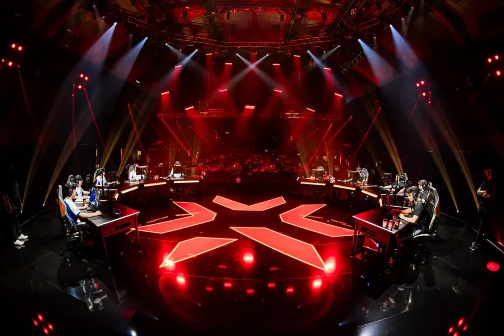 LOUD e DRX, durante o VCT Champions, onde o Brasil perdeu por 2-1