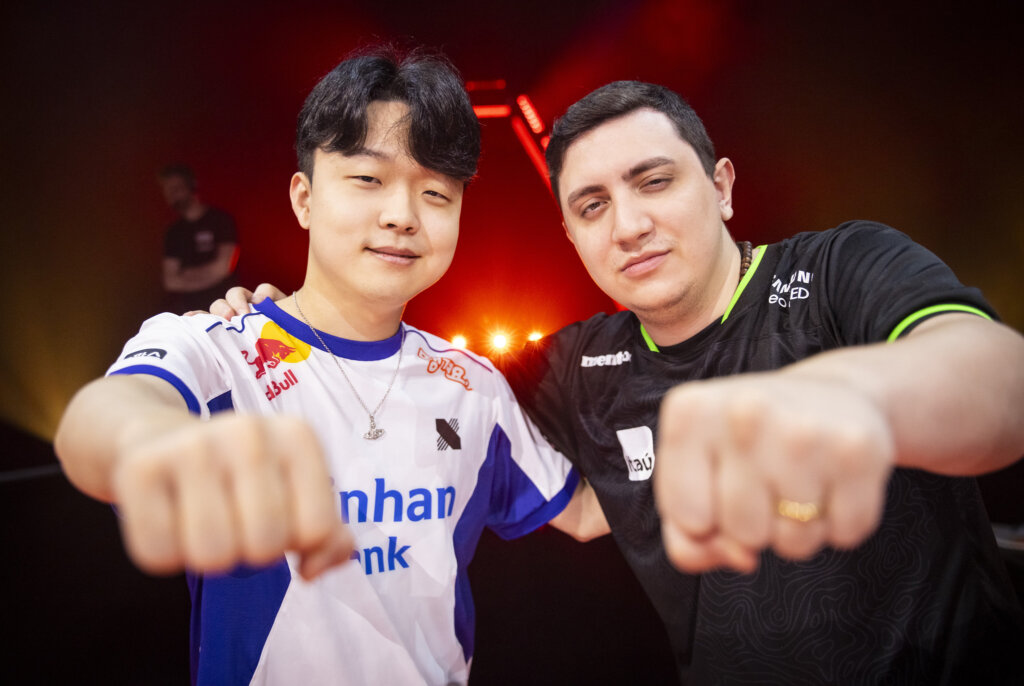 stax e saadhak, oponentes e companheiros de VALORANT, pela partida do Champions