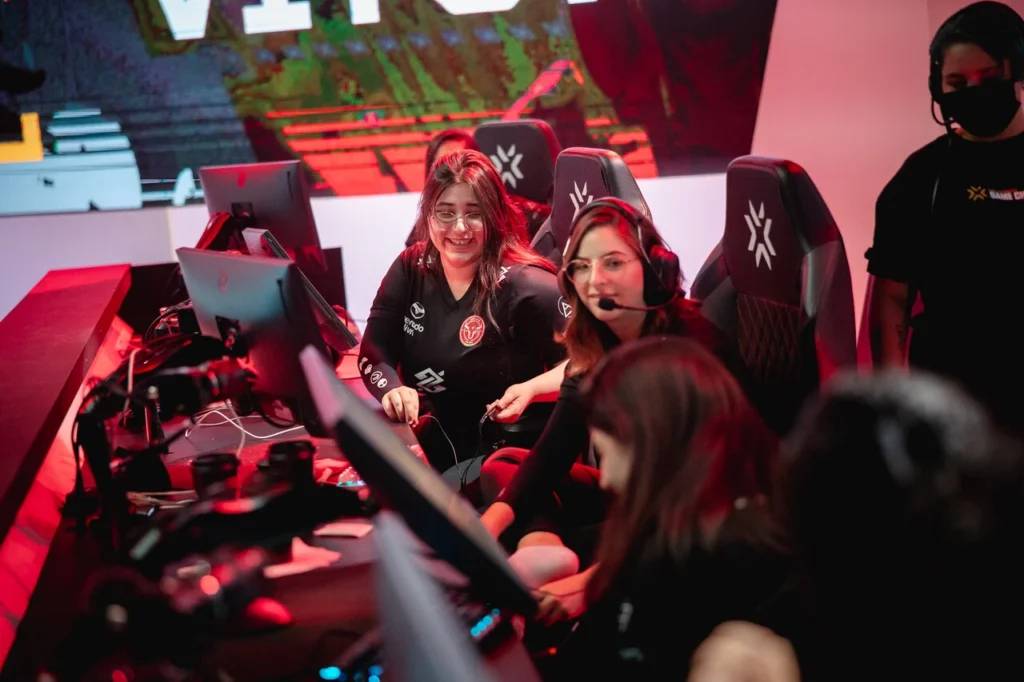 Equipe da w7m Fem, durante a sua partida na segunda etapa do VCT Game Changers 2023