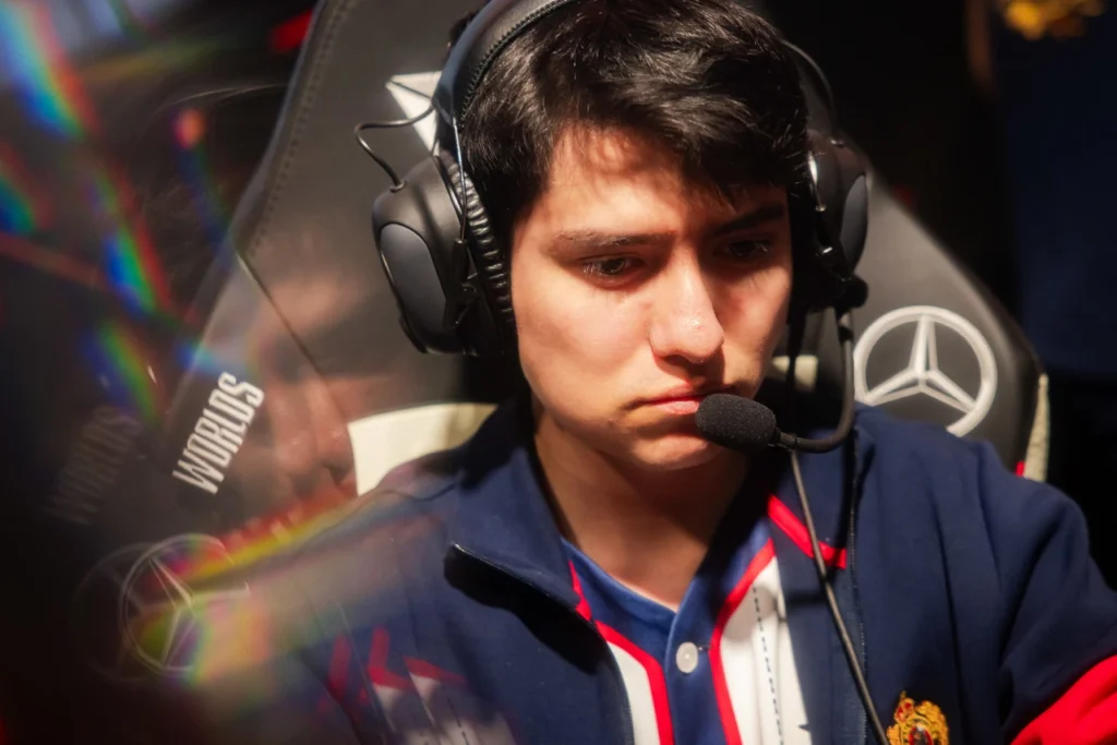 Yike, jungler da G2 Esports, jogando no Worlds 2023