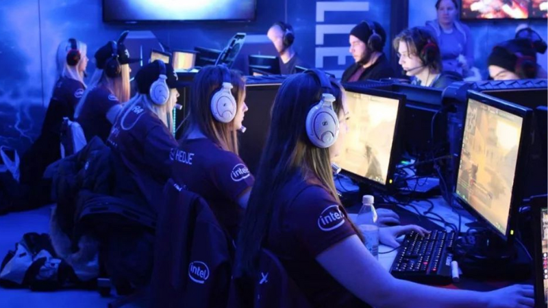 mulheres jogando juntas