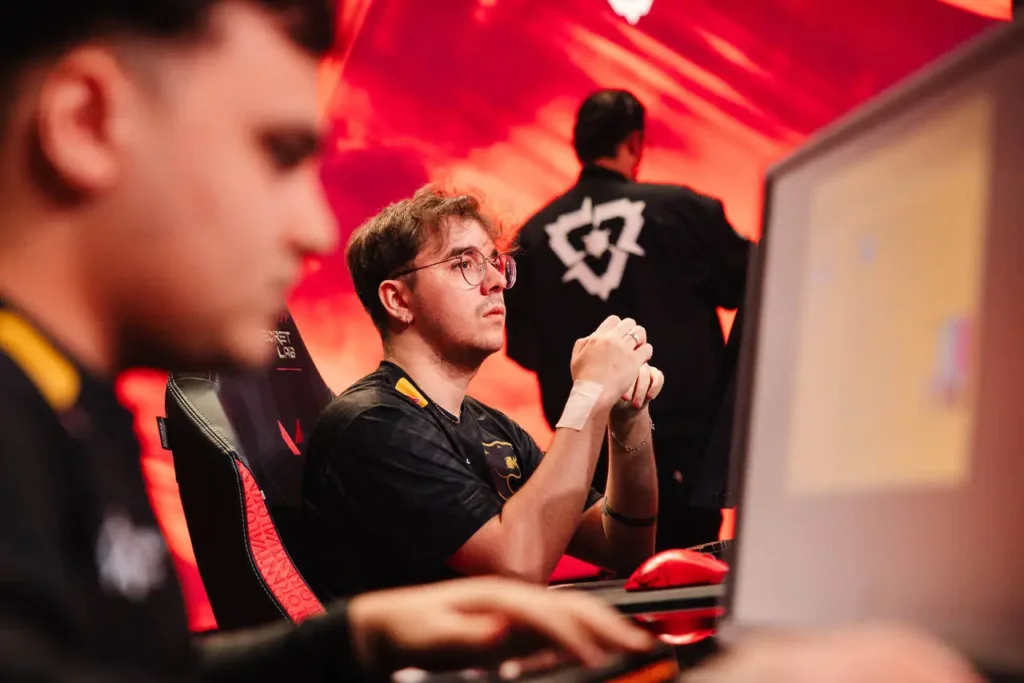 Mwzera durante a sua partida contra a NRG