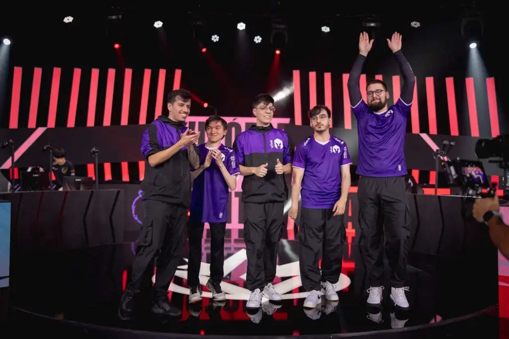 Equipe da Vivo Keyd Stars no CBLOL 2024