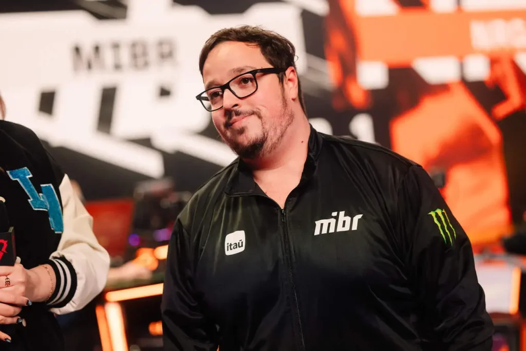 bzkA, técnico da MIBR, nos palcos do VCT Américas