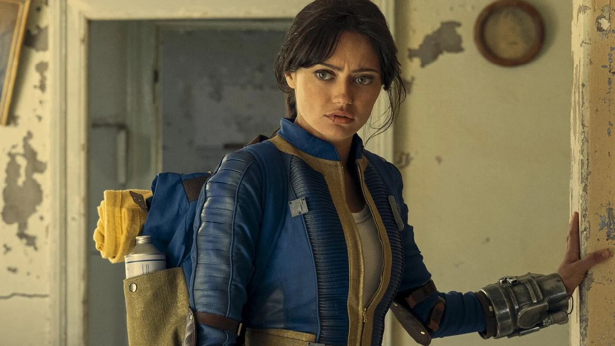 Personagem principal de Fallout olhando assustanda para a camera