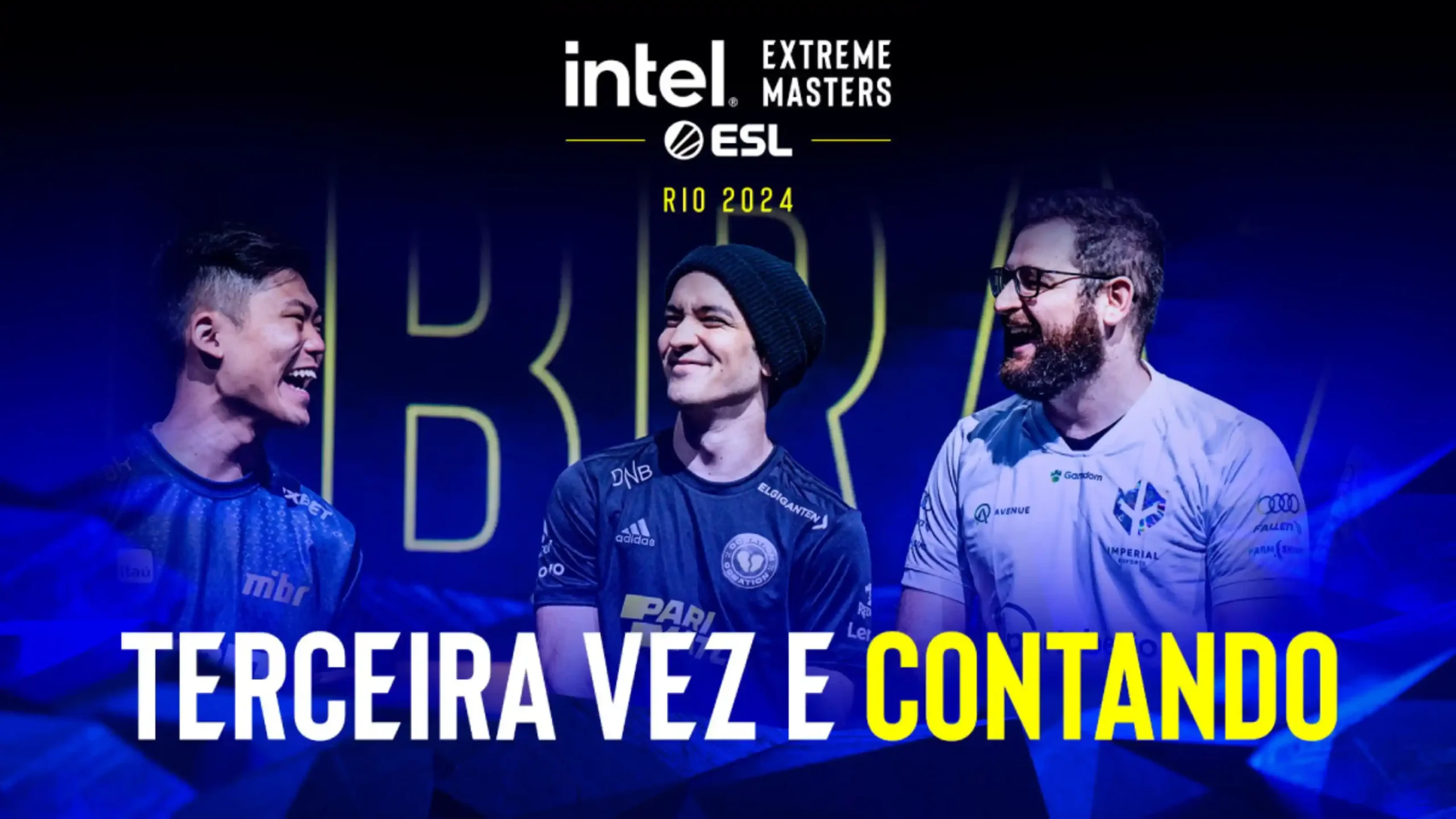 Jogadores de CS em arte com a frase "Pela Terceira vez e contando''