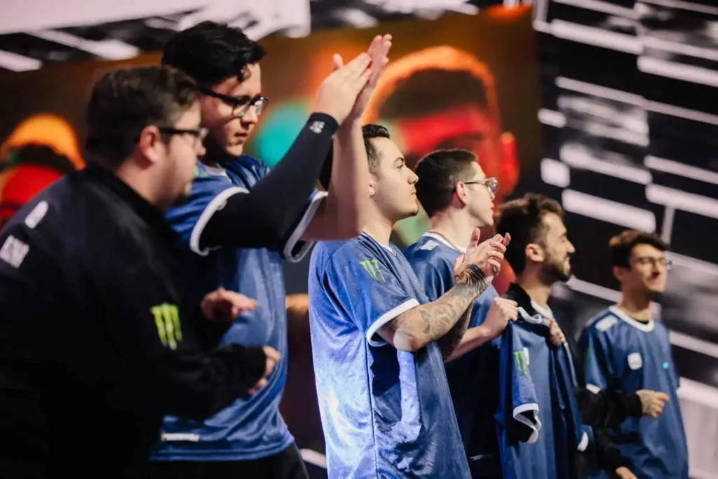 Equipe da MIBR fazendo a sua grande estreia no VCT Américas