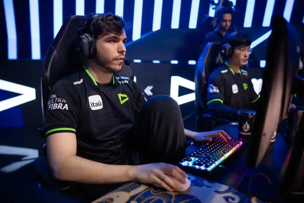 Redbert e Route, a dupla da bot lane da LOUD, jogando na grande final do CBLOL