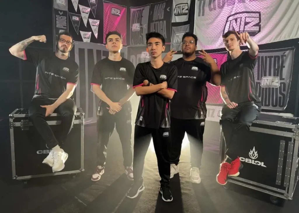 A nova equipe da INTZ, apostando em dois novos jogadores, vindos do Academy, Yupps e Dioge
