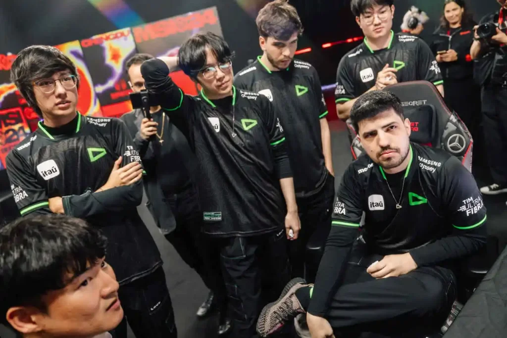 Equipe da LOUD, na pausa entre mapas, na partida contra a TES, durante o MSI 2024