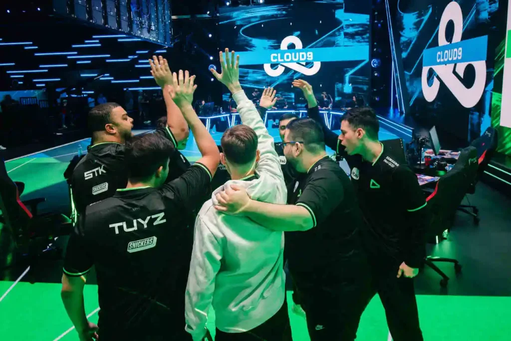 Equipe da LOUD, quando foram enfrentar a Cloud 9, pelo VCT Américas