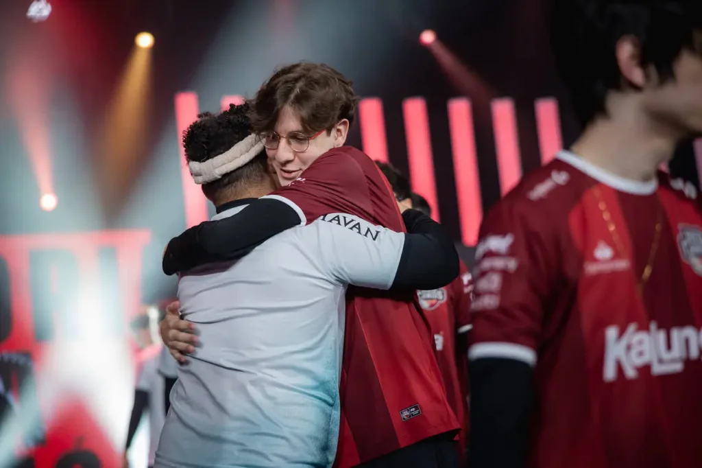Cavalo e Frosty, jogadores que vieram do Academy e estão no CBLOL agora
