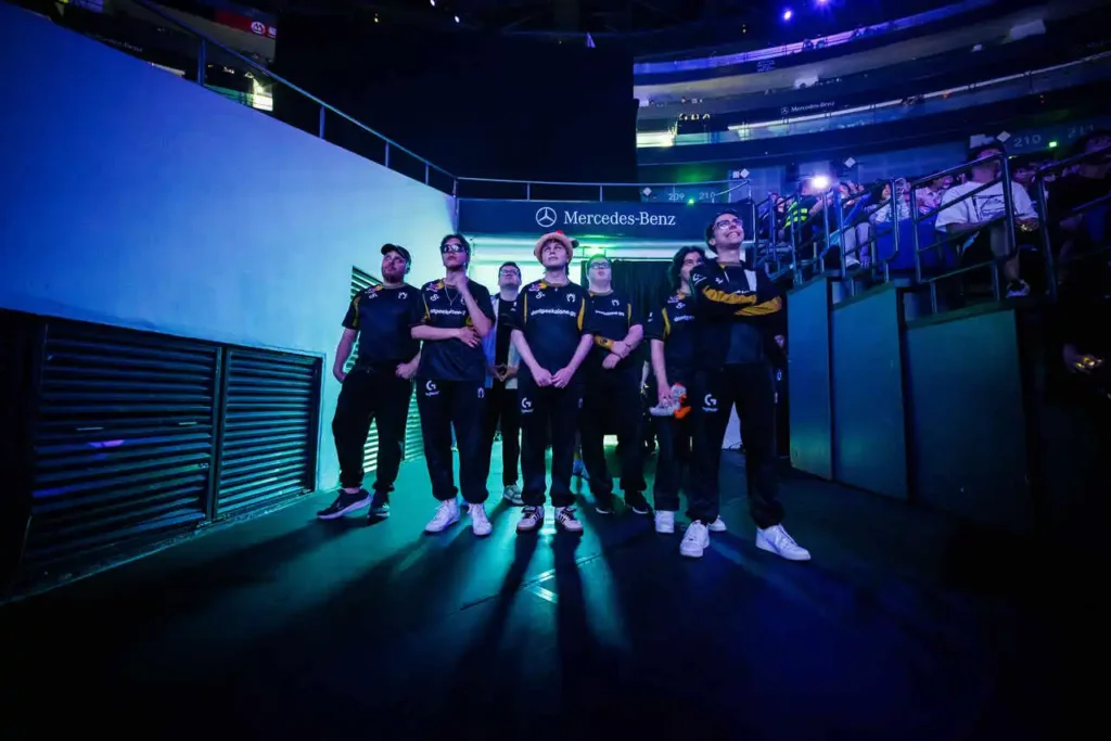 A Team Heretics entrando no palco do VCT Masters SHanghai