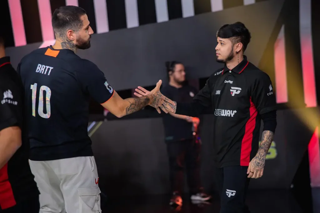 brTT e TitaN, em um confronto entre mestre e discípulo, no CBLOL