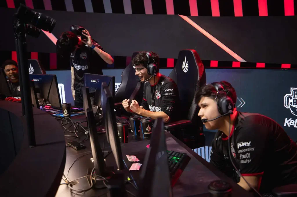 Grevthar comemorando a sua vitória contra o time da LOUD, no CBLOL 2024