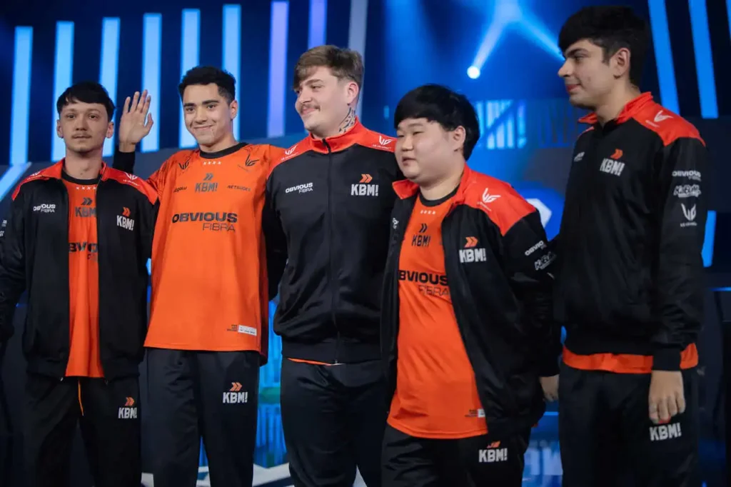 Equipe da KaBuM! Esports, comemorando a vitória na Super Week do CBLOL 2024