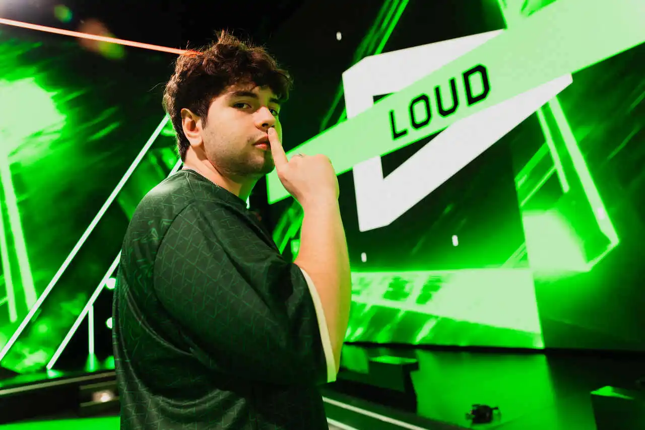 Entrevista com LOUD Less