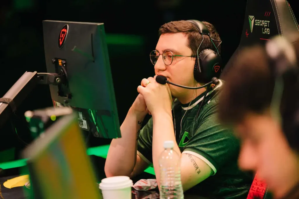 Saadhak, durante o jogo contra a Leviatán, com a sua volta como IGL da LOUD