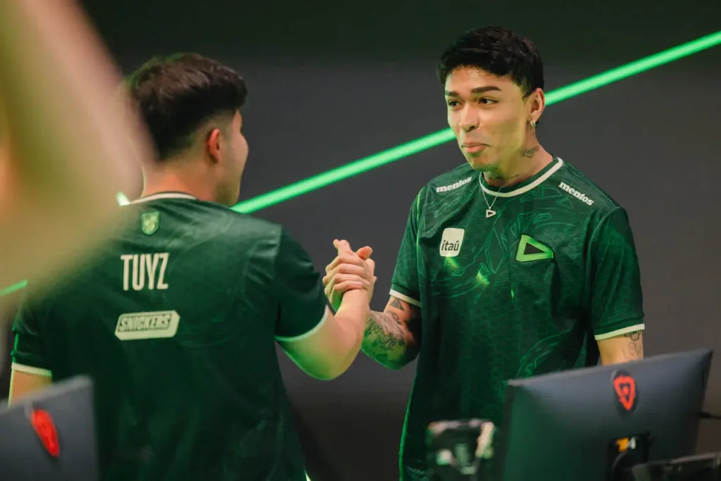tuyz e pANcada, fã e ídolo, agora juntos no mesmo time, no VCT Américas, pela LOUD VALORANT