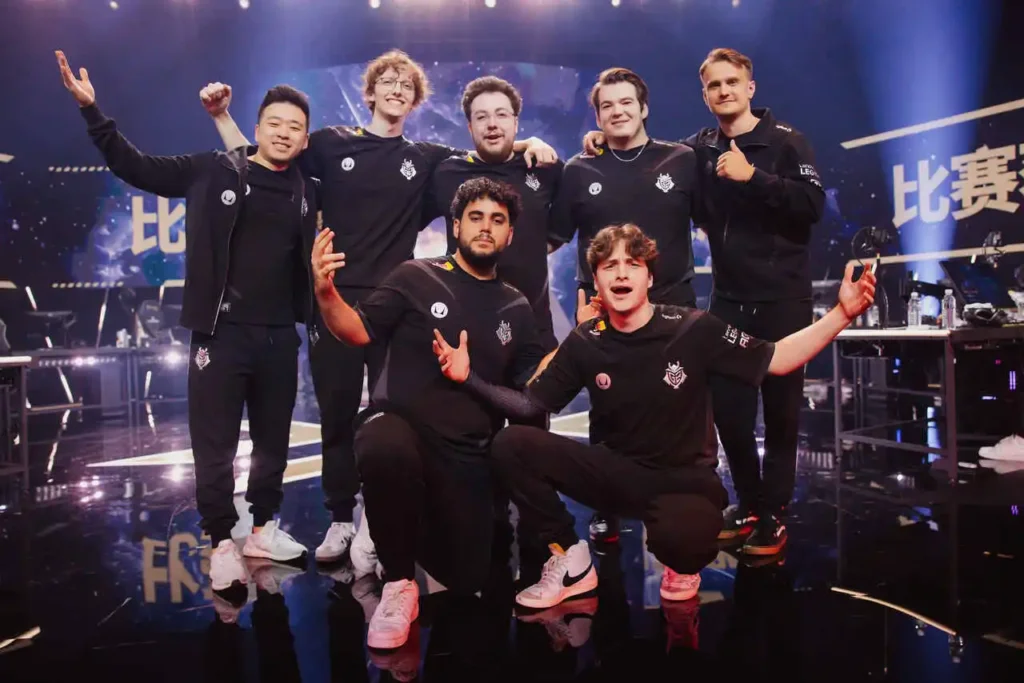 Equipe da G2 Esports após se classificar para os playoffs do VALORANT Champions 2024