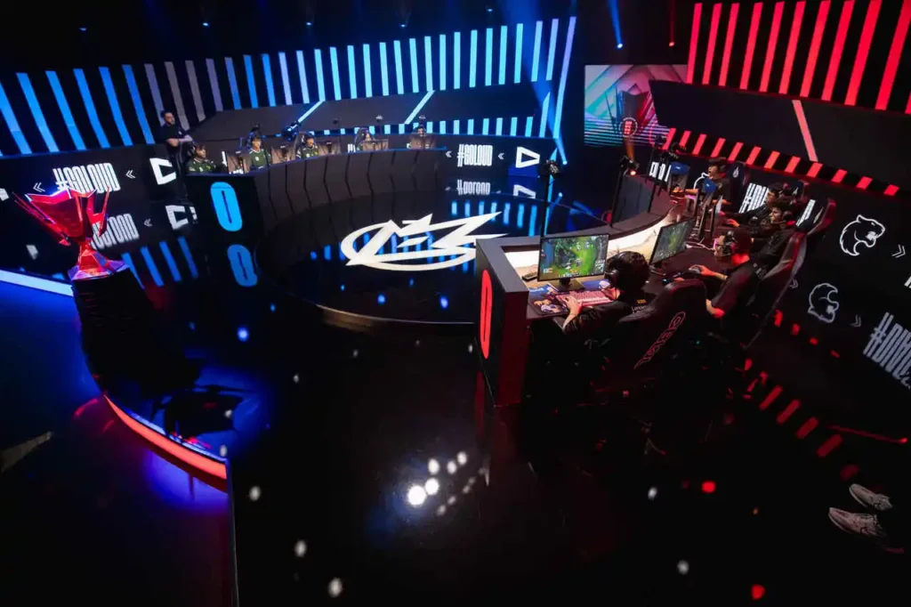 Palco da Arena CBLOL, com o confronto entre LOUD e FURIA