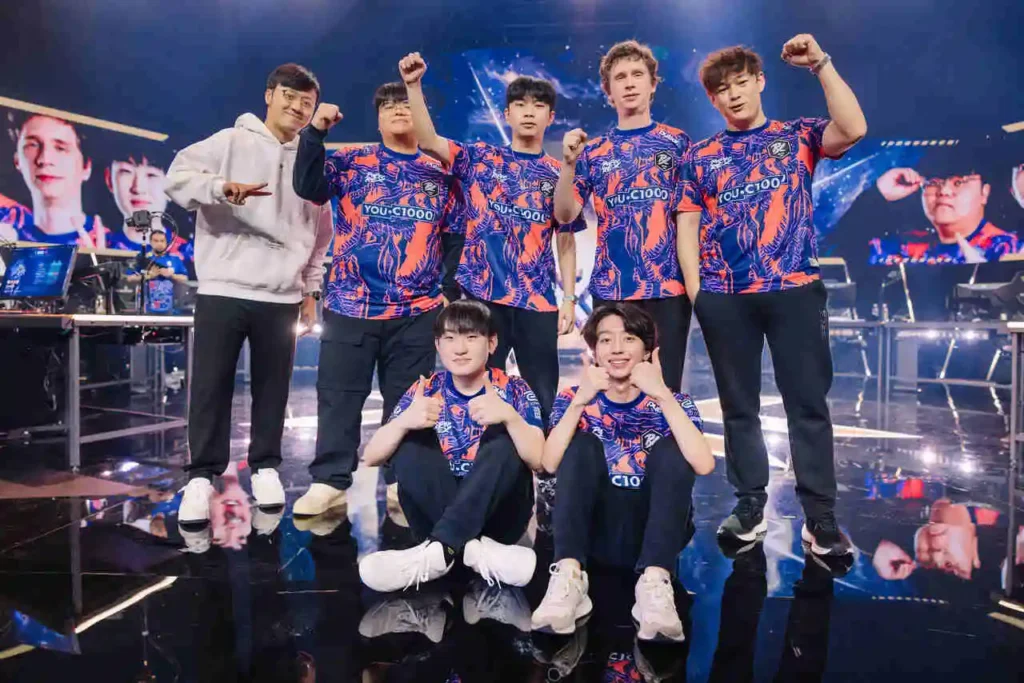 Equipe da Paper Rex, após vencer a sua partida contra a FUT Esports, pelo VALORANT Champions