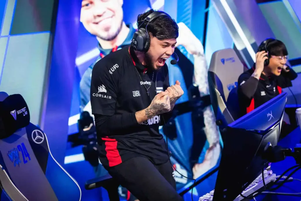 TitaN e Kuri comemorando a vitória em cima da R7, no Worlds 2024