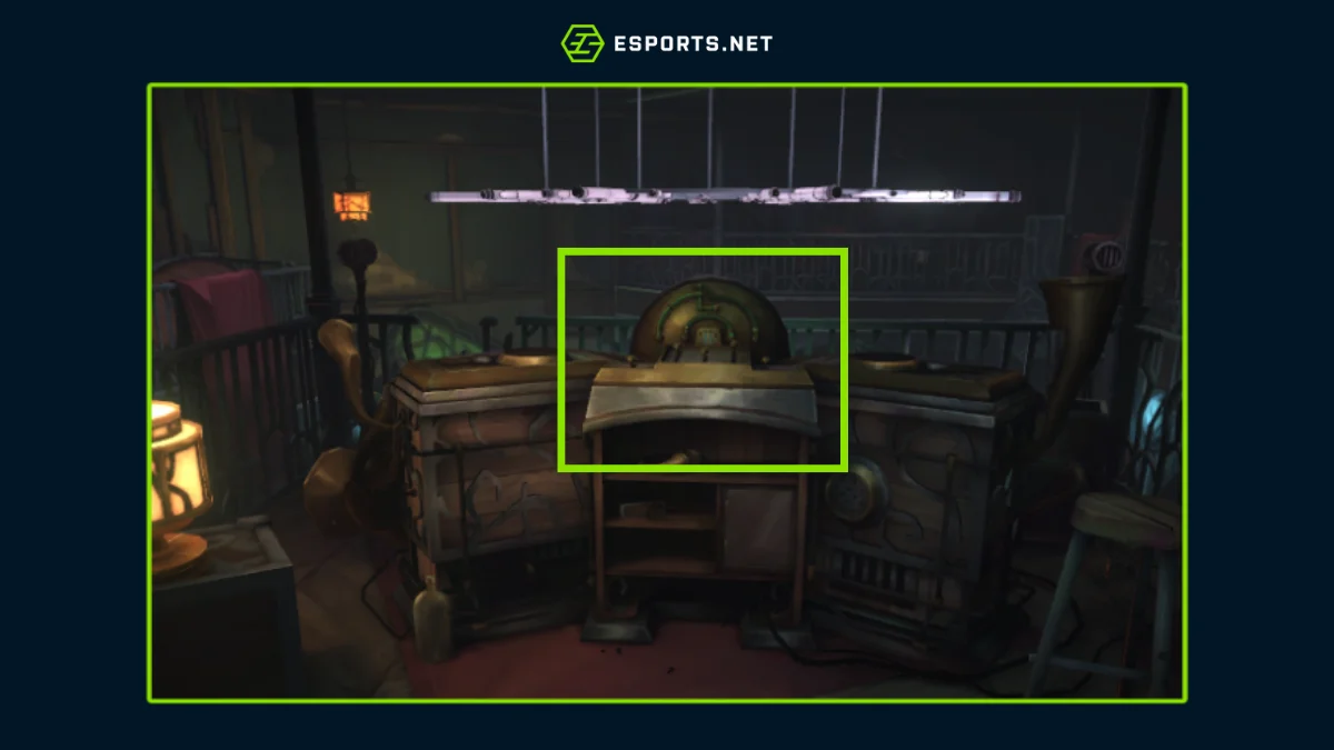 Vá para o segundo andar do bar e pegue alavancas novas e coloque na máquina