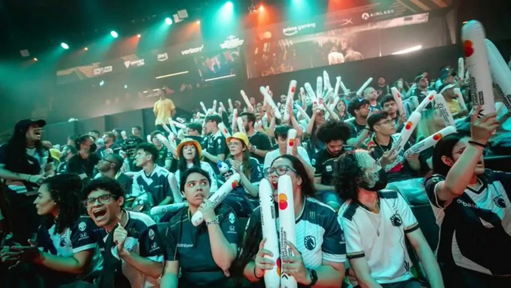 Torcida brasileira durante a grande final do mundial do Game Changers, em 2023