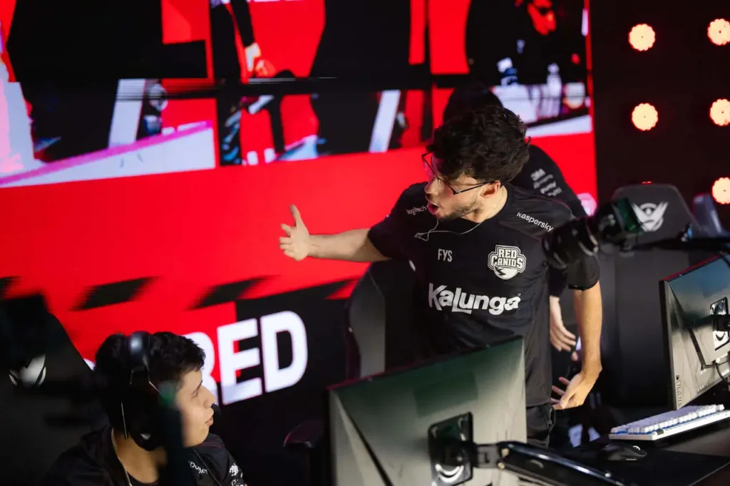 Grevthar na LTA Sul, comemorando a vitória do primeiro mapa contra a LOUD