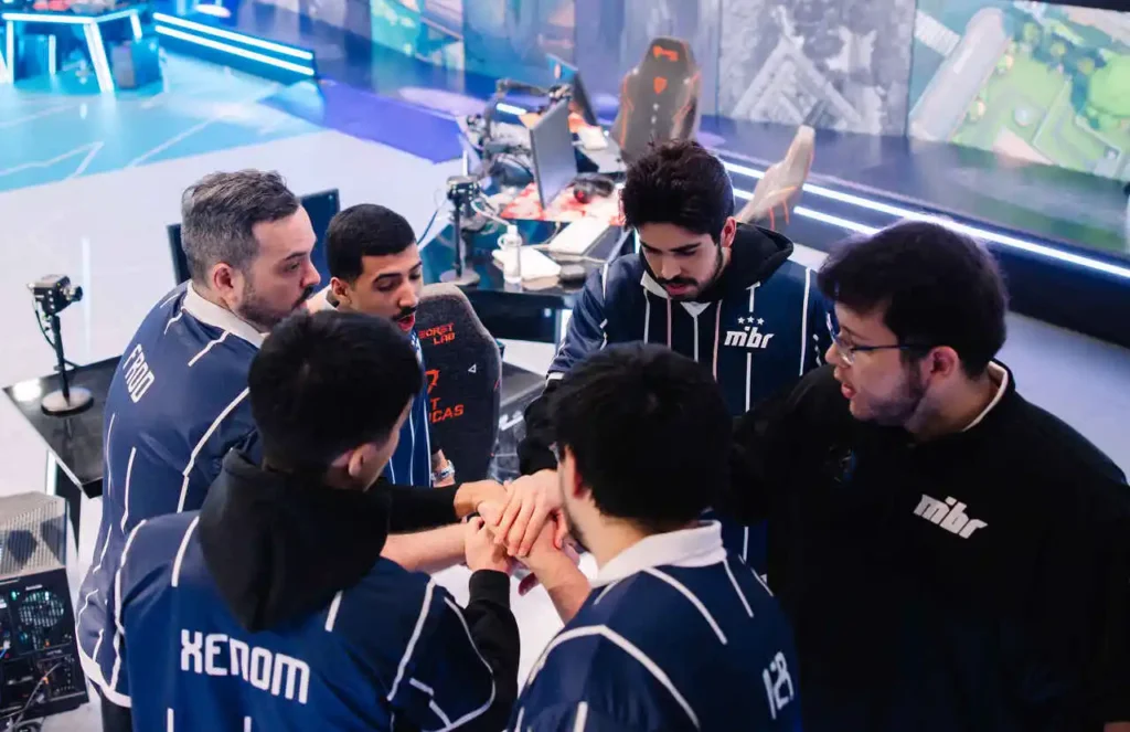 MIBR na preparação de palco, antes da partida contra a Leviatán