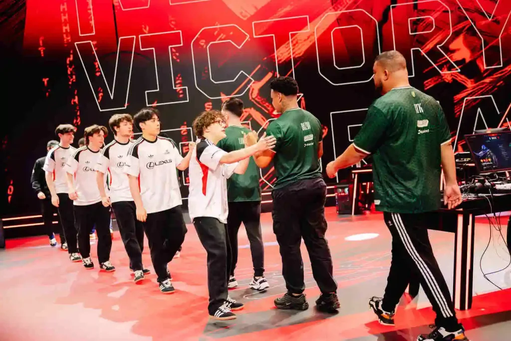 100 Thieves e LOUD no palco do VCT Américas