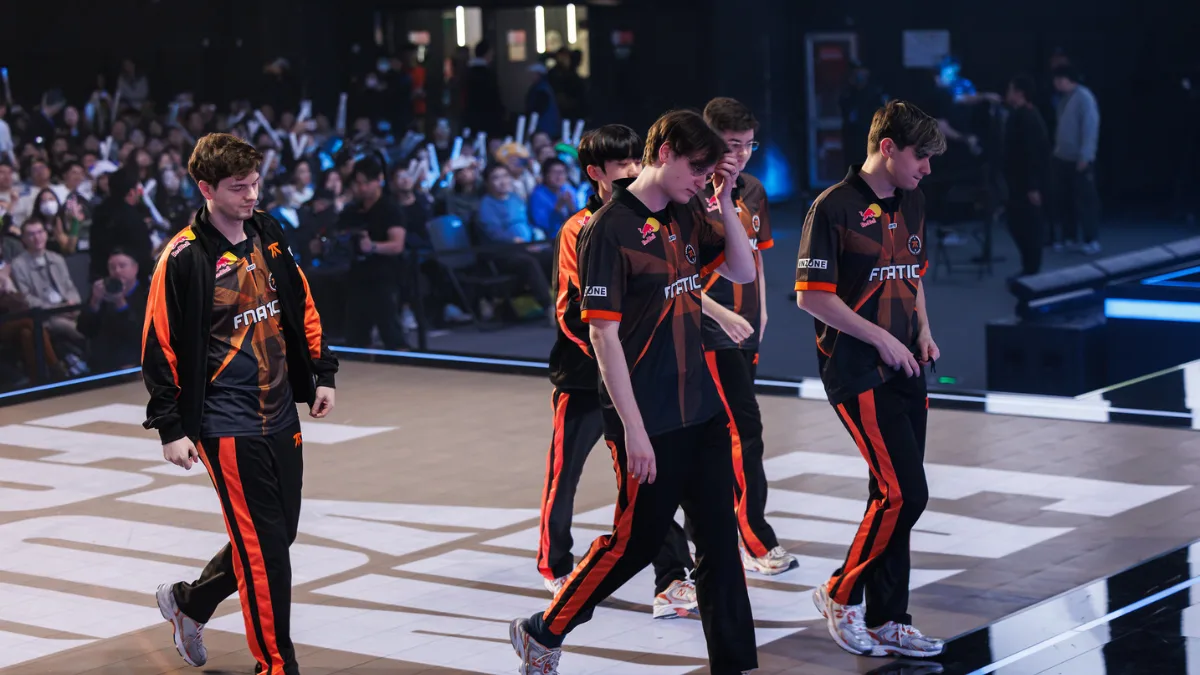 Fnatic tågar besegrat ut ur Worlds 2025