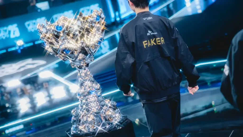 Faker går förbi pokalen Summoner's Cup
