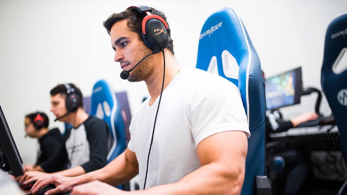 image of a cs2 streamer and player called freakazoid