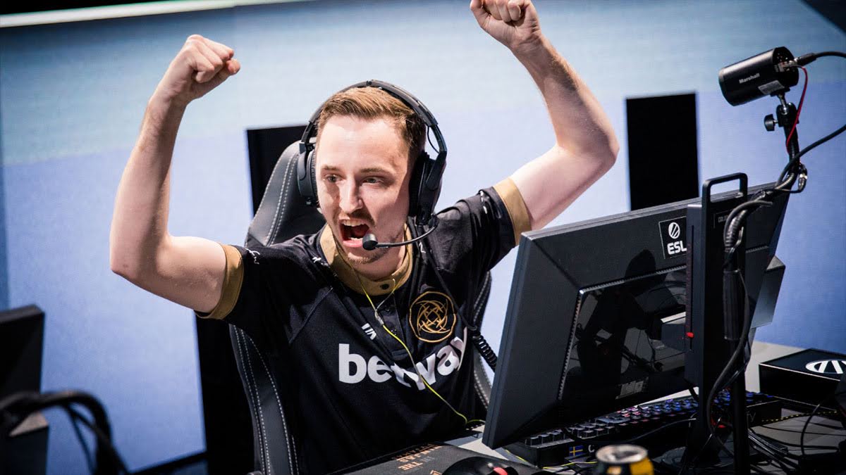 image of Get RiGhT celebrating a victory at a tournament
