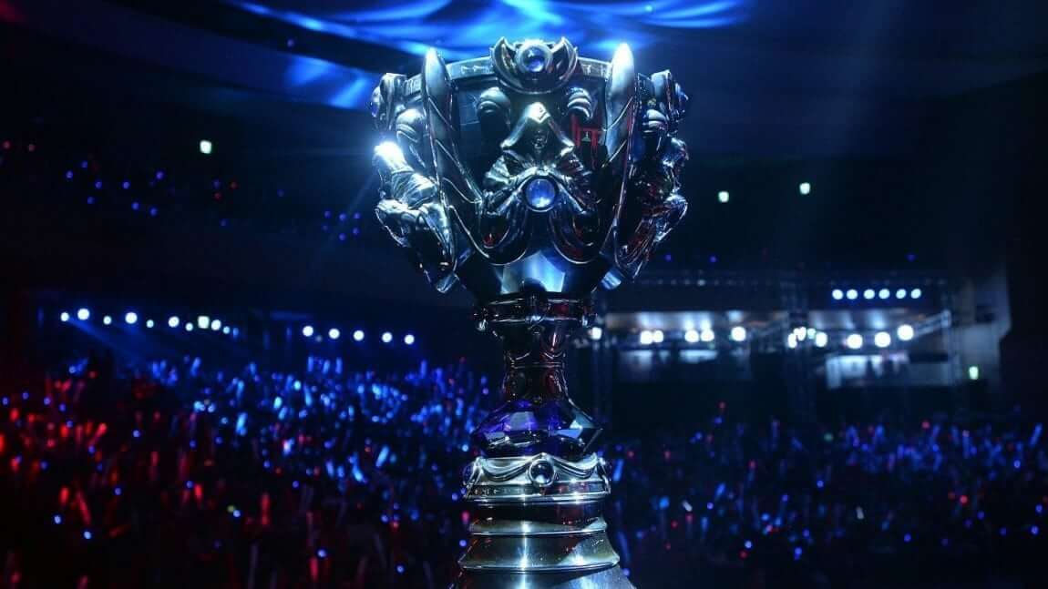 league-of-legends-world-championship-Trophy