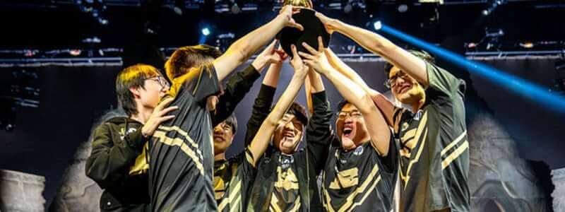 royal-never-give-up-winning-msi-finals