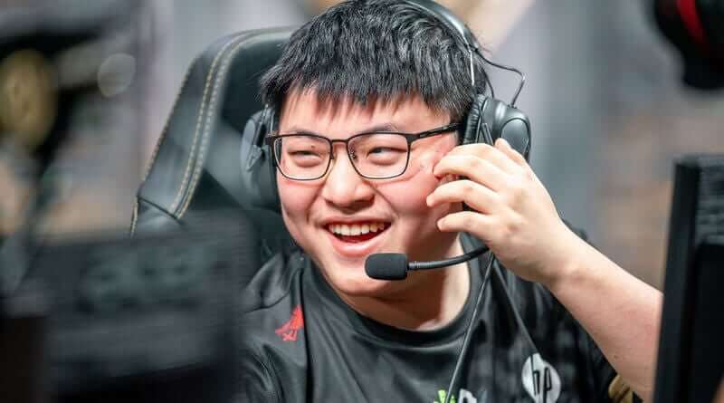 royal-never-gibe-up-player-transfer-uzi