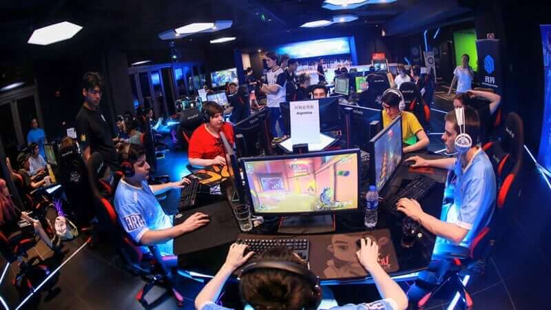 professional-gamers-train-esports-center-shanghai