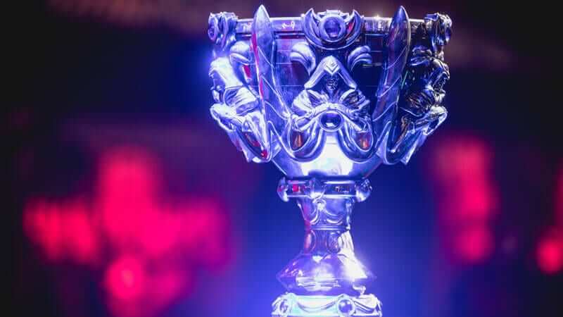 worlds 2018 trophy