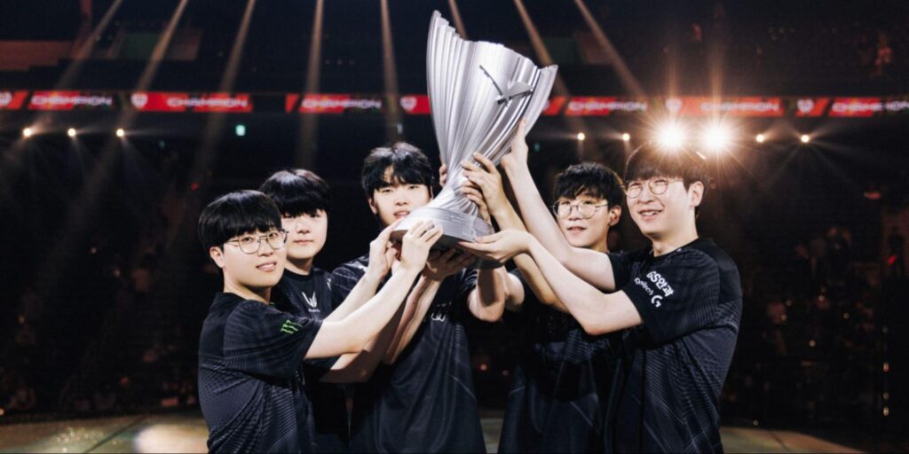 Gen.G League of Legends team celebrating on stage while lifting the LCK trophy