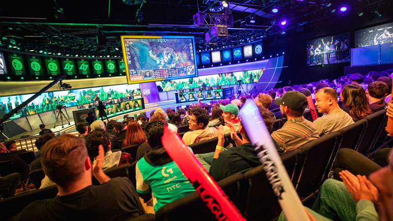 fans-at-lcs-spring-2019-week-3