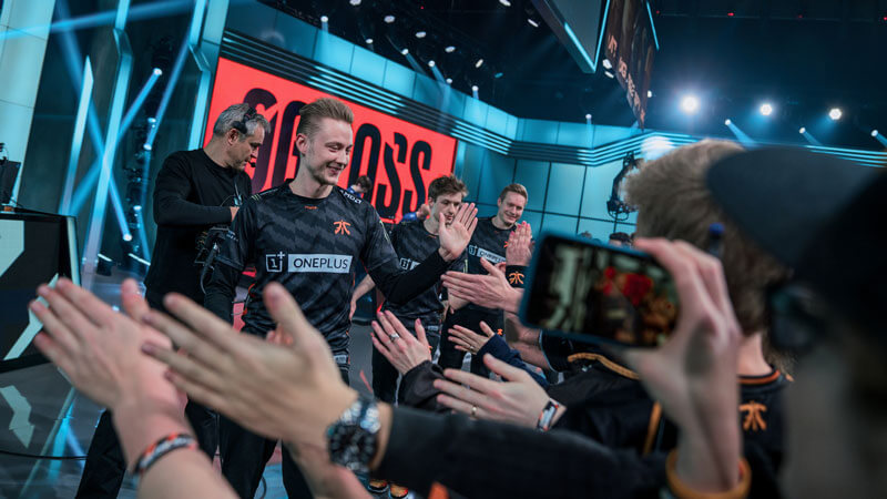 fnatic-greeting-fans-at-lec-weel-6